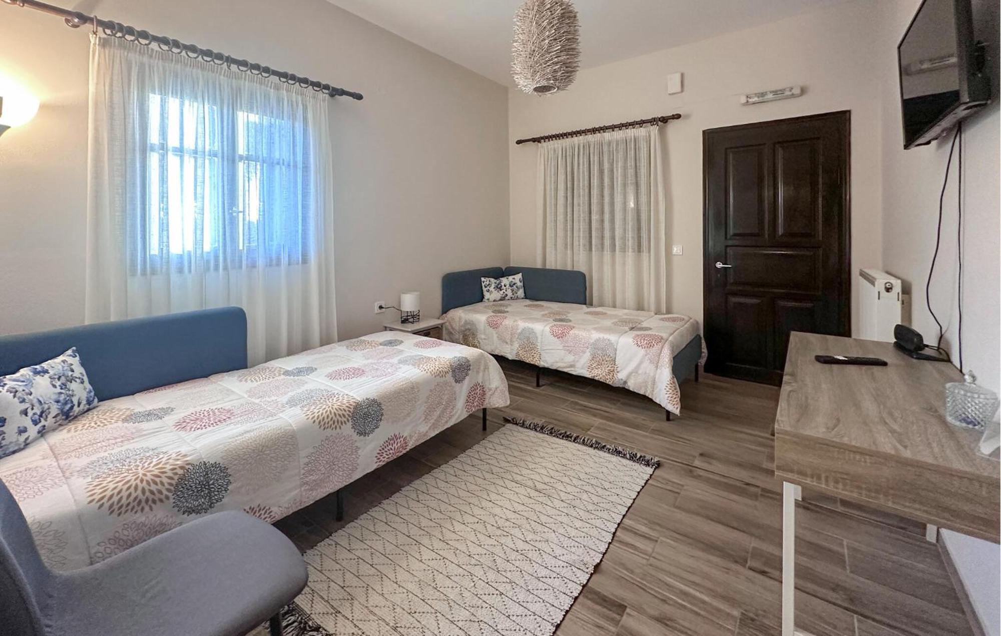 2 Bedroom Lovely Apartment In Leventoxori, Ilias Korakokhórion Esterno foto
